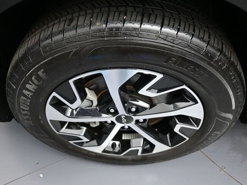Certified 2025 Kia Sportage EX w/ EX Premium Package AWD/4WD image 14