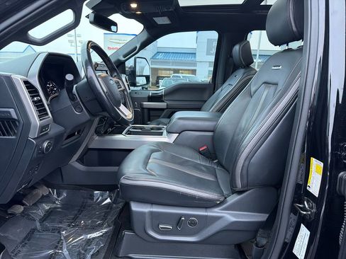 Used 2022 Ford F250 Platinum w/ FX4 Off-Road Package image 9