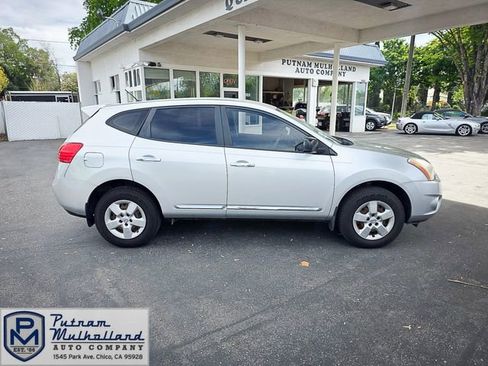 Used 2011 Nissan Rogue S image 2