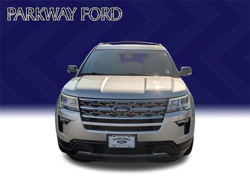 Used 2018 Ford Explorer XLT w/ Equipment Group 202A image 2
