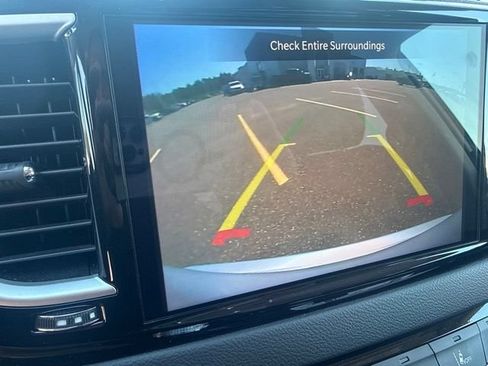 Certified 2024 Chrysler Pacifica Touring-L FWD image 24
