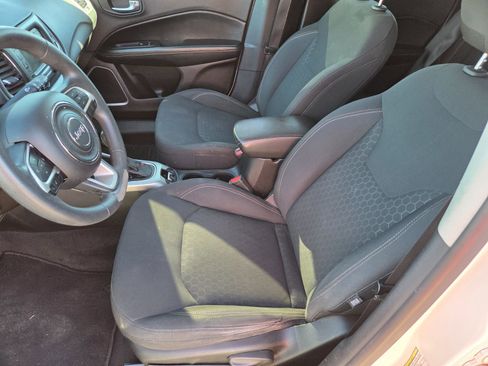 Used 2018 Jeep Compass Sport image 8