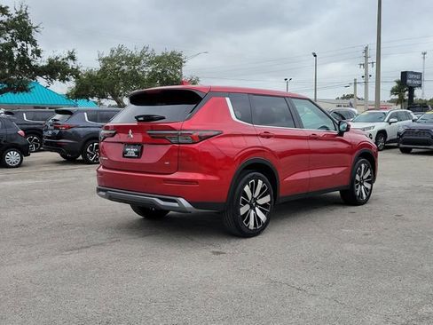 New 2026 Mitsubishi Outlander SE image 6