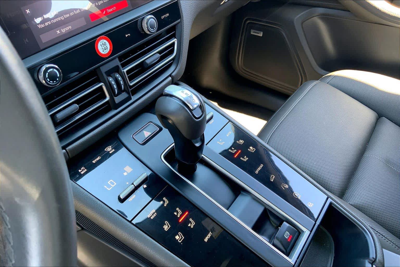 Used 2022 Porsche Macan AWD/4WD image 15