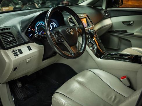 Used 2014 Toyota Venza XLE AWD/4WD image 9
