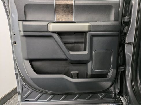 Used 2022 Ford F250 Lariat w/ Chrome Package image 22