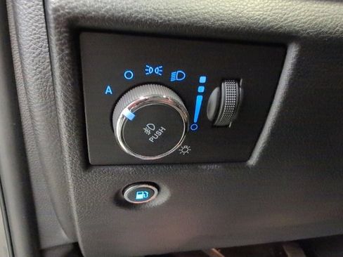 Used 2019 Jeep Grand Cherokee Altitude image 16