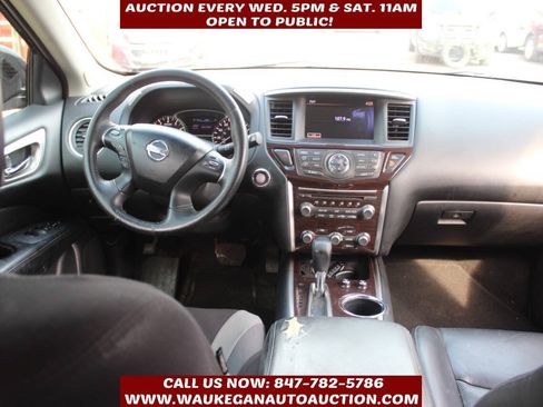 Used 2013 Nissan Pathfinder Platinum w/ Platinum Premium Pkg AWD/4WD image 6