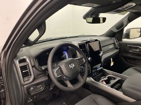 Used 2026 RAM 1500 4x4 Crew Cab image 7