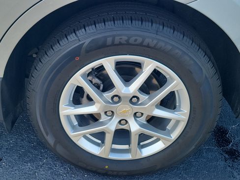 Used 2024 Chevrolet Equinox LT AWD/4WD image 9