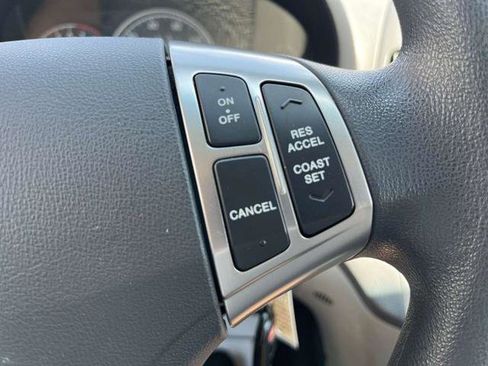 Used 2010 Hyundai Elantra GLS FWD image 22