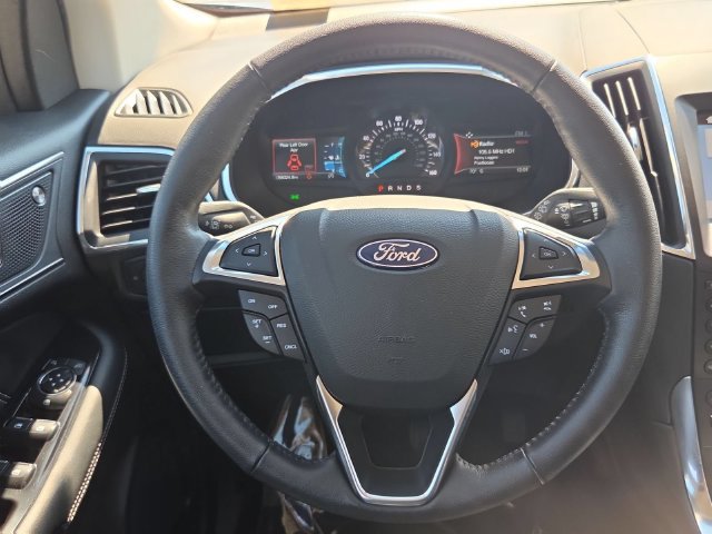 Used 2019 Ford Edge Titanium FWD image 12