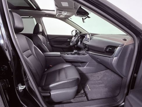 Used 2023 Nissan Rogue SV w/ Premium Package w/ SV Premium B Package FWD image 26