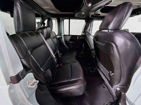 Used 2024 Jeep Wrangler Unlimited Rubicon AWD/4WD image 26