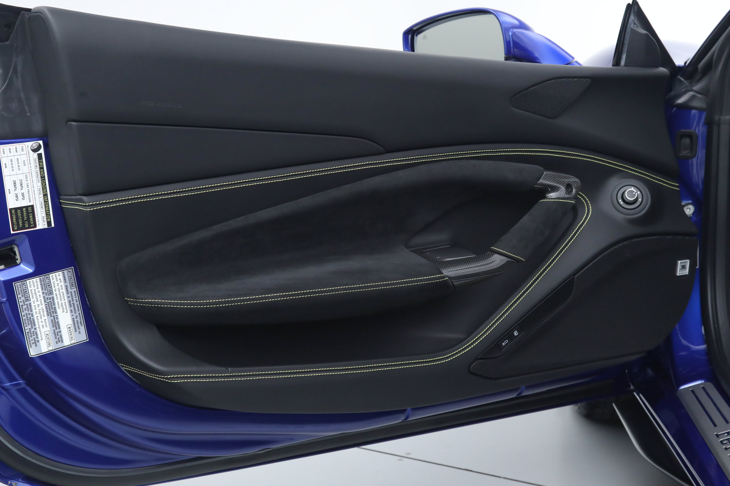 Certified 2022 Ferrari F8 Tributo RWD image 26