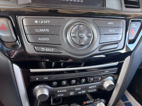 Used 2019 Nissan Pathfinder S AWD/4WD image 10