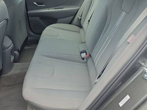 Used 2024 Hyundai Elantra SEL FWD image 8