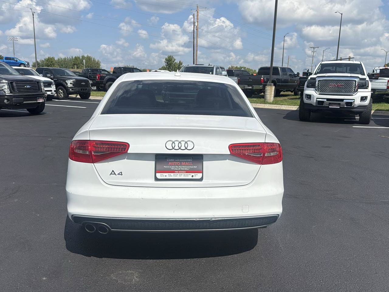 Used 2015 Audi A4 2.0T Premium w/ Audi MMI Navigation FWD image 4