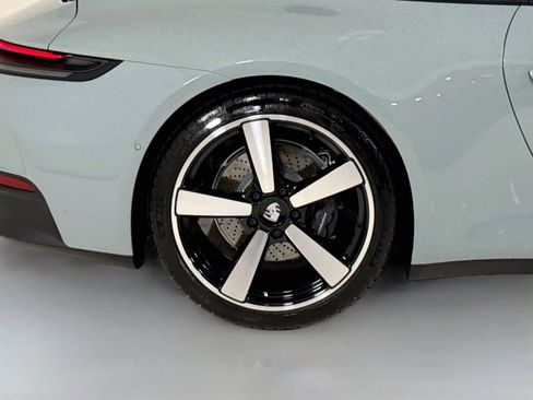 Used 2025 Porsche 911 Carrera RWD image 36