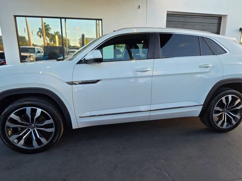 Used 2021 Volkswagen Atlas Cross Sport SEL R-Line FWD image 3
