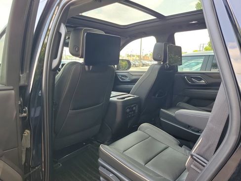 Used 2023 Chevrolet Tahoe Premier w/ Advanced Technology Package AWD/4WD image 4