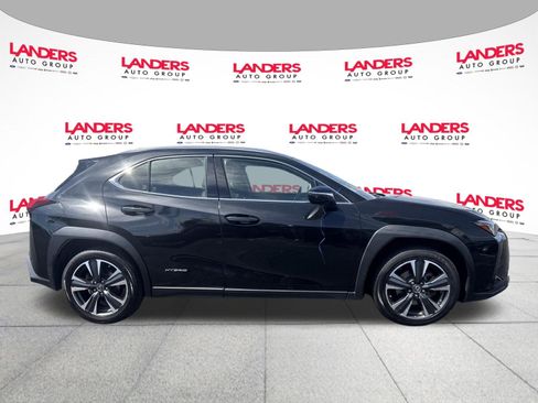 Used 2022 Lexus UX 250h AWD/4WD image 2