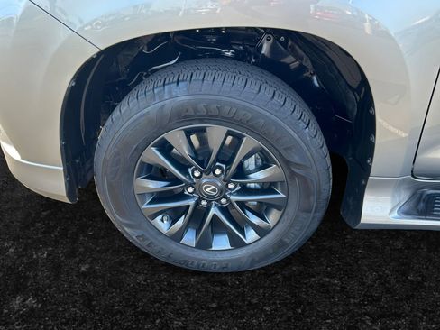 Used 2022 Lexus GX 460 Premium w/ Premium Package AWD/4WD image 9
