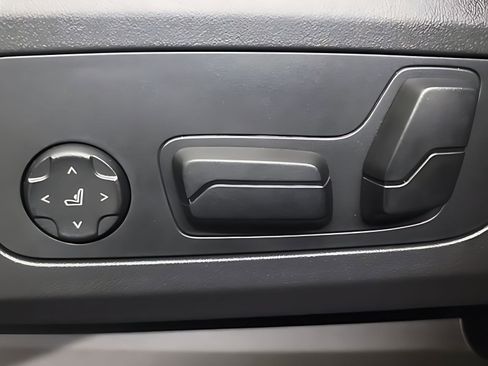 Used 2025 BMW X1 xDrive28i w/ Convenience Package image 8