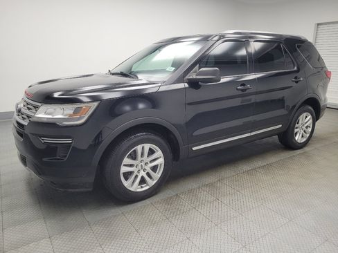 Used 2018 Ford Explorer XLT AWD/4WD image 2