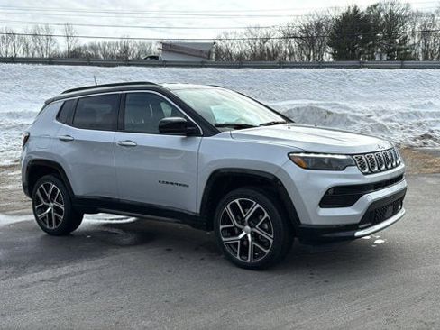Used 2024 Jeep Compass Limited w/ Elite Group AWD/4WD image 2