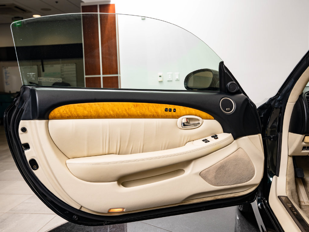 Used 2004 Lexus SC 430 Convertible w/ Preferred Accessory Pkg RWD image 26