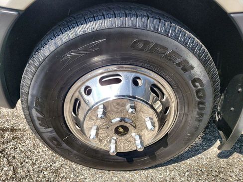 Used 2008 Freightliner Sprinter 3500 image 16