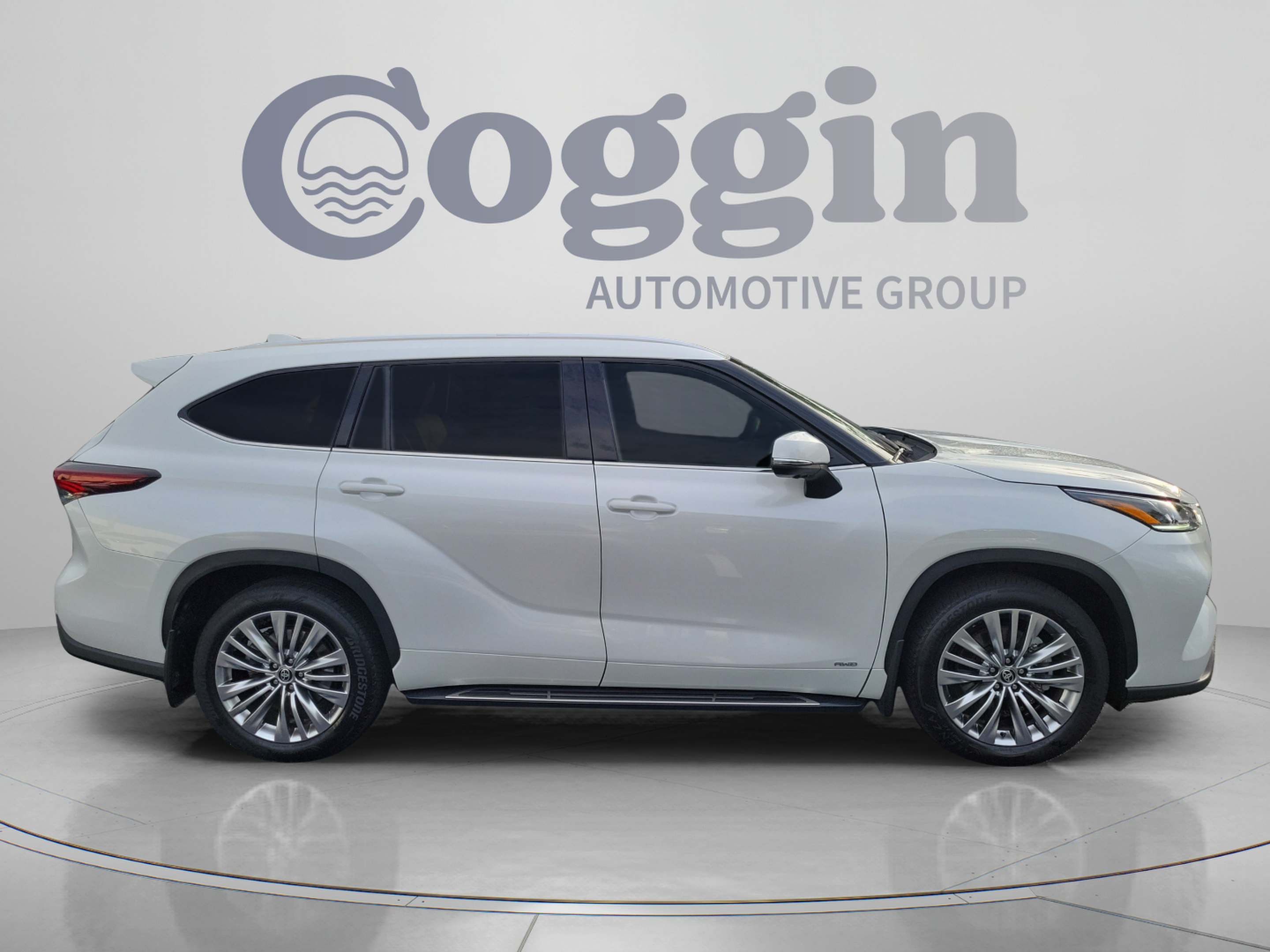 Certified 2026 Toyota Highlander Platinum AWD/4WD image 4