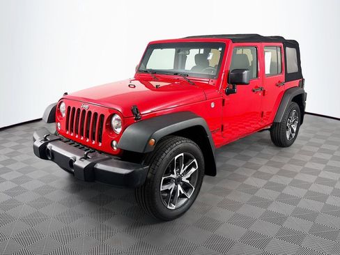 Used 2017 Jeep Wrangler Unlimited Sport w/ Mopar Black Appearance Group AWD/4WD image 3