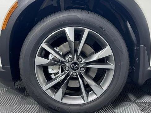 Certified 2025 INFINITI QX60 Luxe image 12