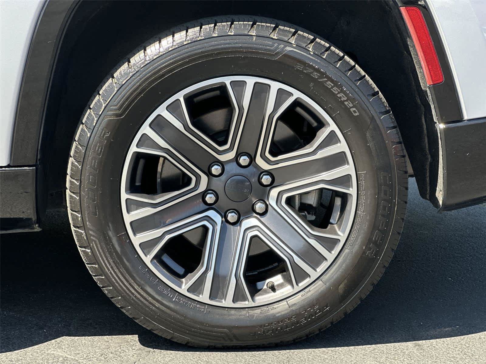 Used 2022 Jeep Wagoneer Series III AWD/4WD image 9