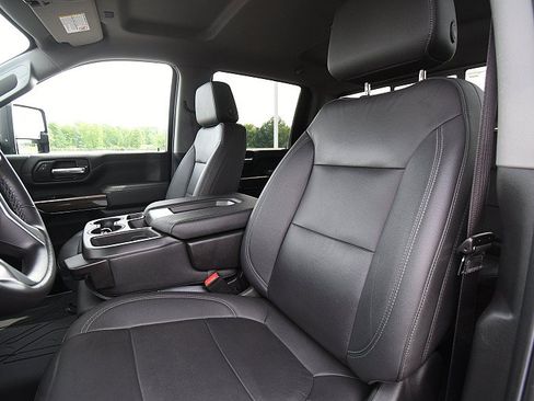 Used 2022 Chevrolet Silverado 2500 LT w/ Convenience Package AWD/4WD image 9