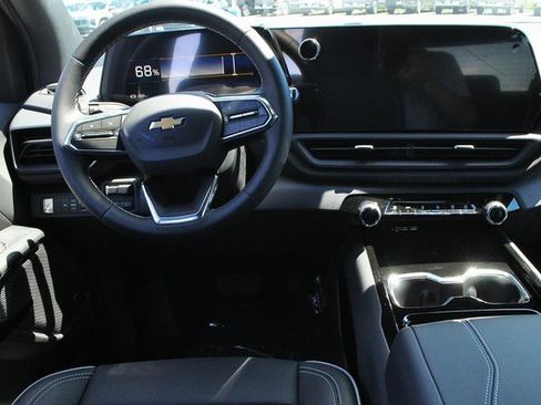 New 2025 Chevrolet Silverado EV LT image 15