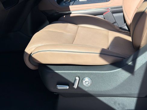 New 2026 Lincoln Navigator L Black Label AWD/4WD image 17