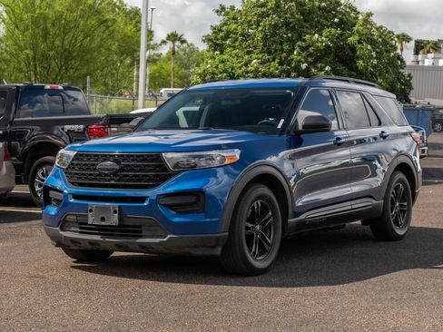 Used 2021 Ford Explorer XLT RWD image 3