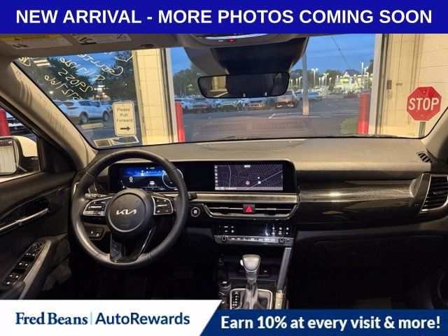 Used 2024 Kia Seltos S AWD/4WD image 11