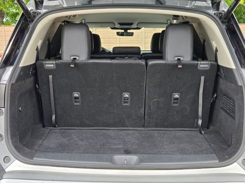 Used 2025 Nissan Pathfinder SL image 24