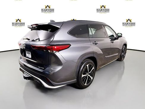 Used 2021 Toyota Highlander XSE AWD/4WD image 7