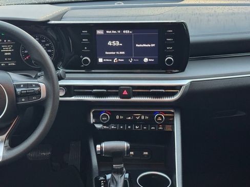 Used 2023 Kia K5 LXS image 13