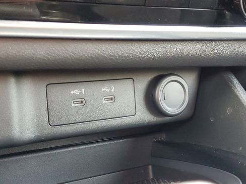 Used 2024 Nissan Rogue S AWD/4WD image 30