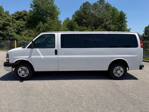 Used 2016 Chevrolet Express 3500 LT w/ LT Preferred Equipment Group RWD image 8