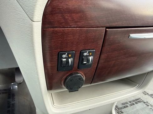 Used 2012 Toyota Sienna XLE image 21