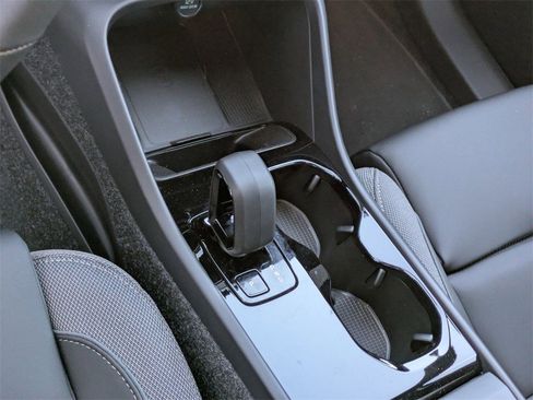 New 2025 Volvo EX40 Core w/ Climate Package image 15