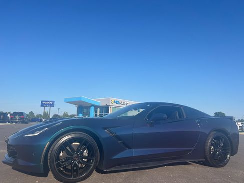 Used 2019 Chevrolet Corvette Stingray Coupe w/ 1LT RWD image 17