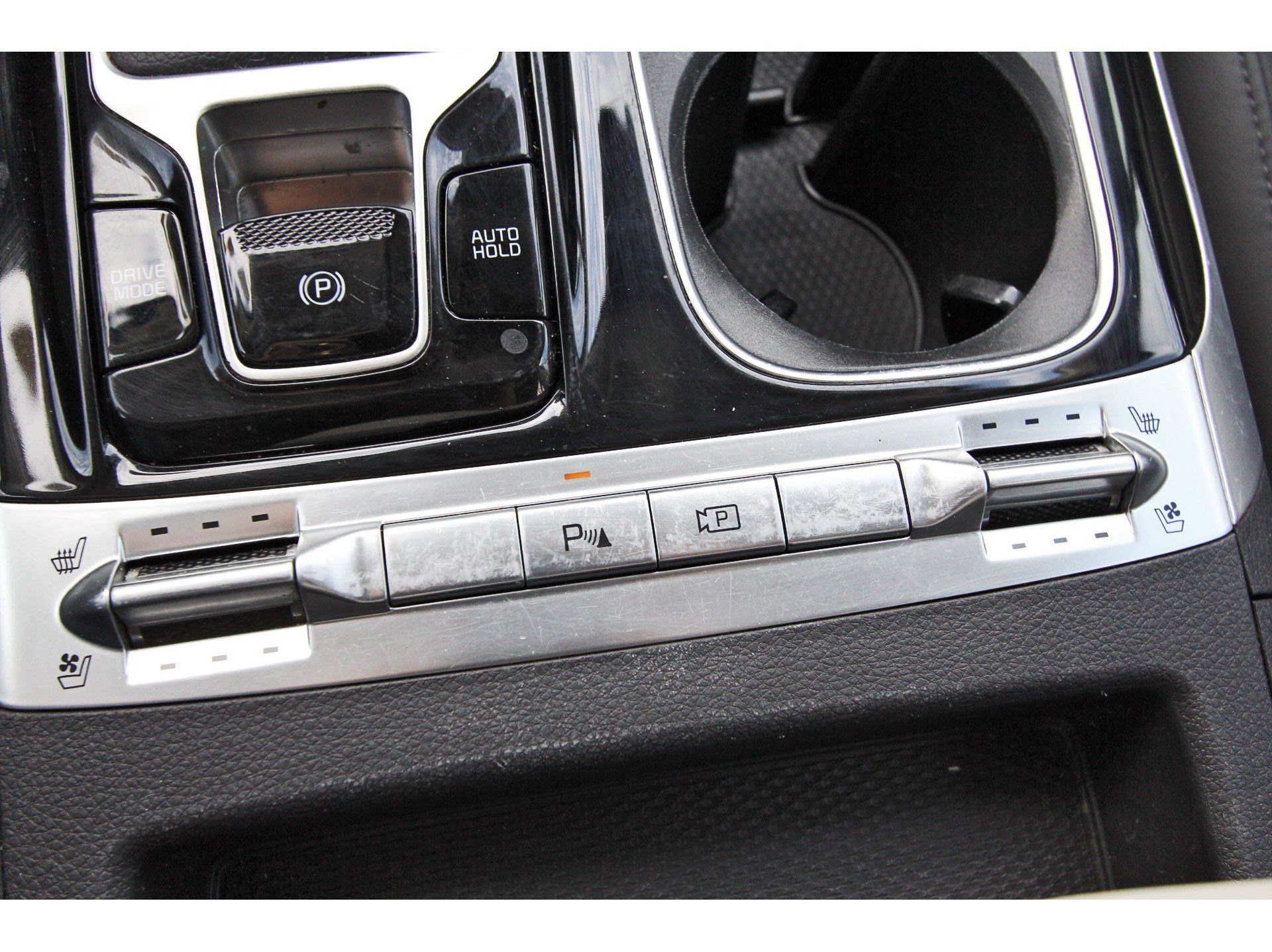 Certified 2022 Kia Carnival SX FWD image 33